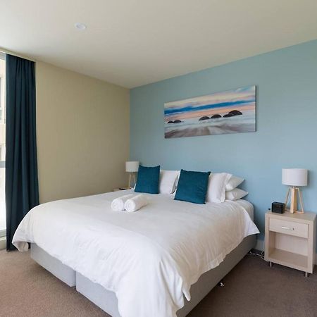 Beachside Luxury Apartments One & Two Bedroom In Beachfront Oaks Pier Building Glenelg Ngoại thất bức ảnh