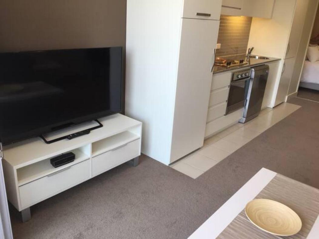 Beachside Luxury Apartments One & Two Bedroom In Beachfront Oaks Pier Building Glenelg Ngoại thất bức ảnh