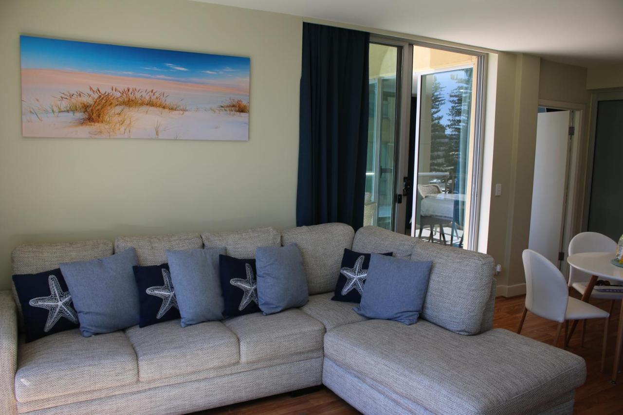 Beachside Luxury Apartments One & Two Bedroom In Beachfront Oaks Pier Building Glenelg Ngoại thất bức ảnh