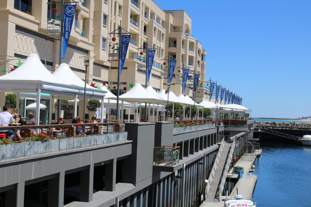 Beachside Luxury Apartments One & Two Bedroom In Beachfront Oaks Pier Building Glenelg Ngoại thất bức ảnh