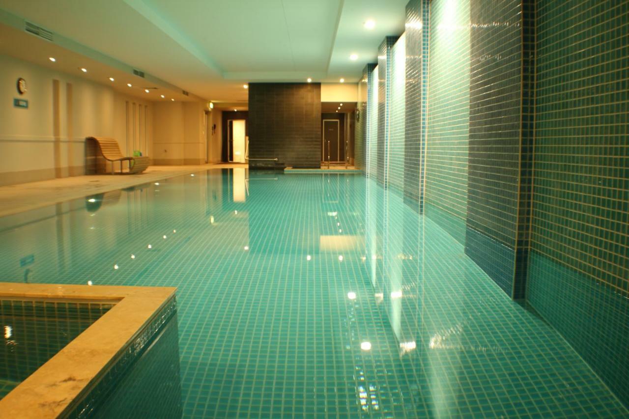 Beachside Luxury Apartments One & Two Bedroom In Beachfront Oaks Pier Building Glenelg Ngoại thất bức ảnh